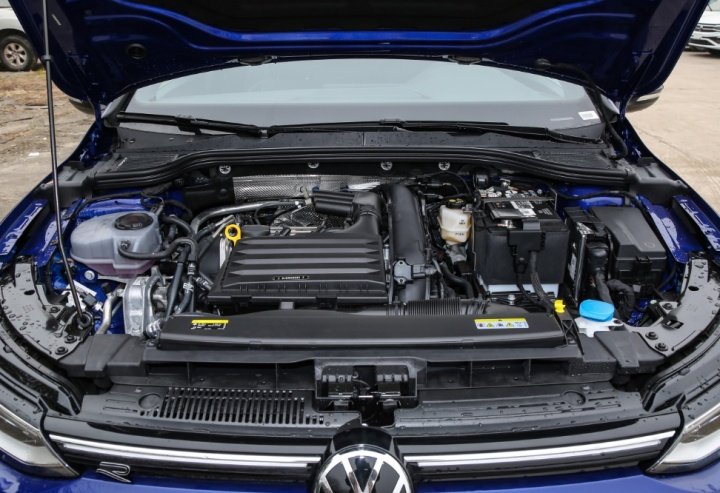 两厢车经典之战！本田型格HATCHBACK对比大众高尔夫