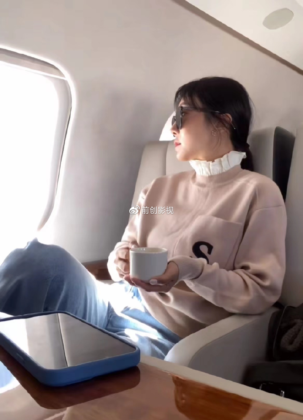 35岁内地女星定居美国!人美声甜颜值能打,坐私人飞机住超大豪宅休闲区蓝鸢梦想 - Www.slyday.coM 35岁内地女星定居美国!人美声甜颜值能打,坐私人飞机住超大豪宅休闲区蓝鸢梦想 - Www.slyday.coM