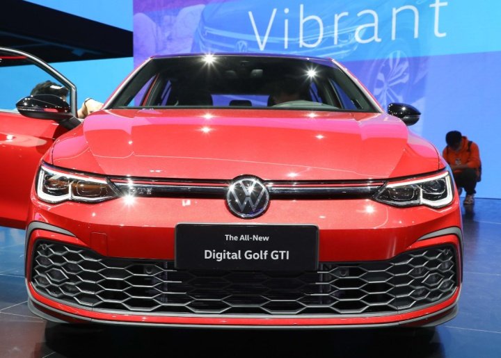 两厢车经典之战！本田型格HATCHBACK对比大众高尔夫