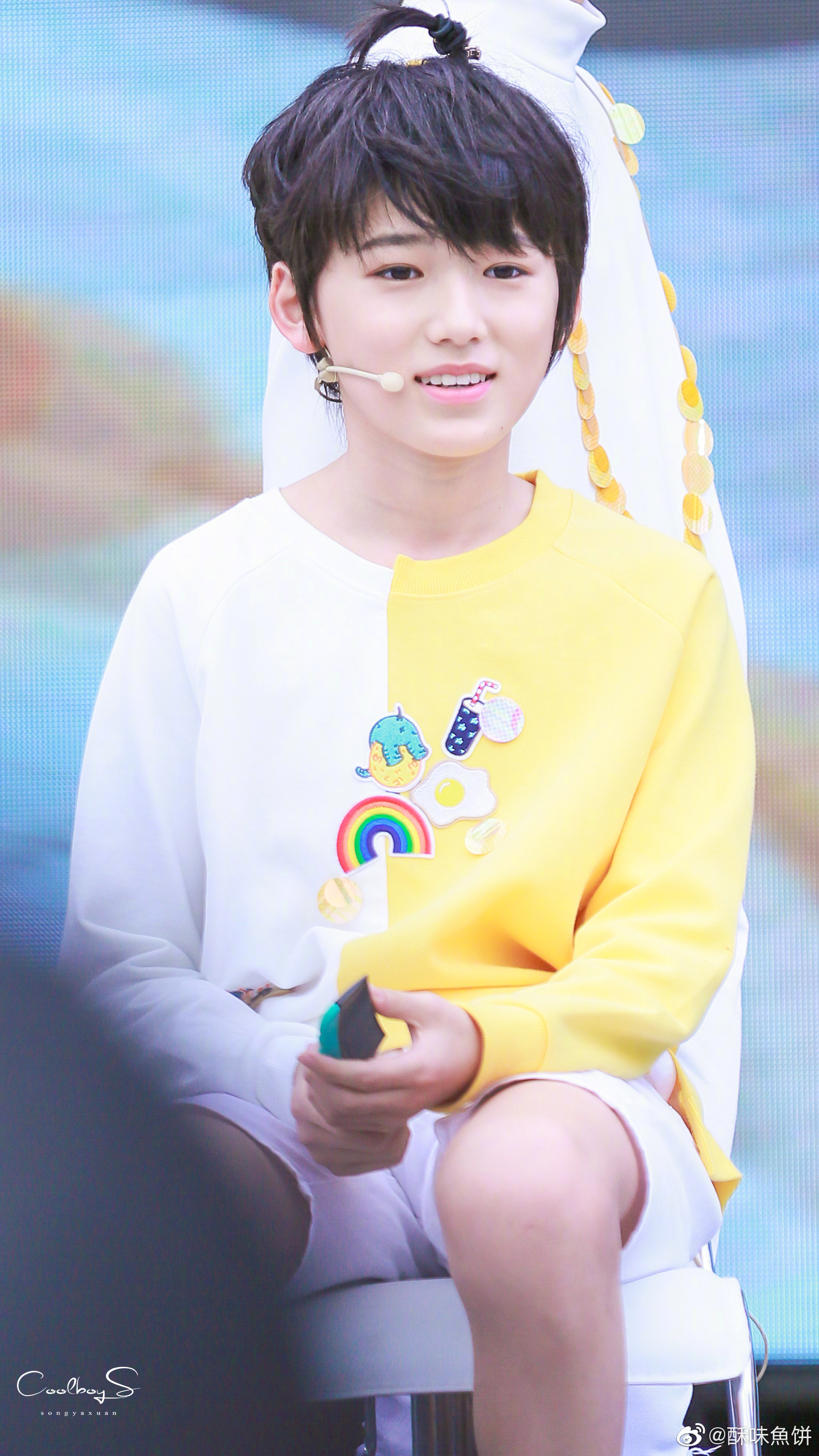 宋亚轩扎小揪揪的时候好可爱啊哈哈哈@时代少年团-宋亚轩_高清图集