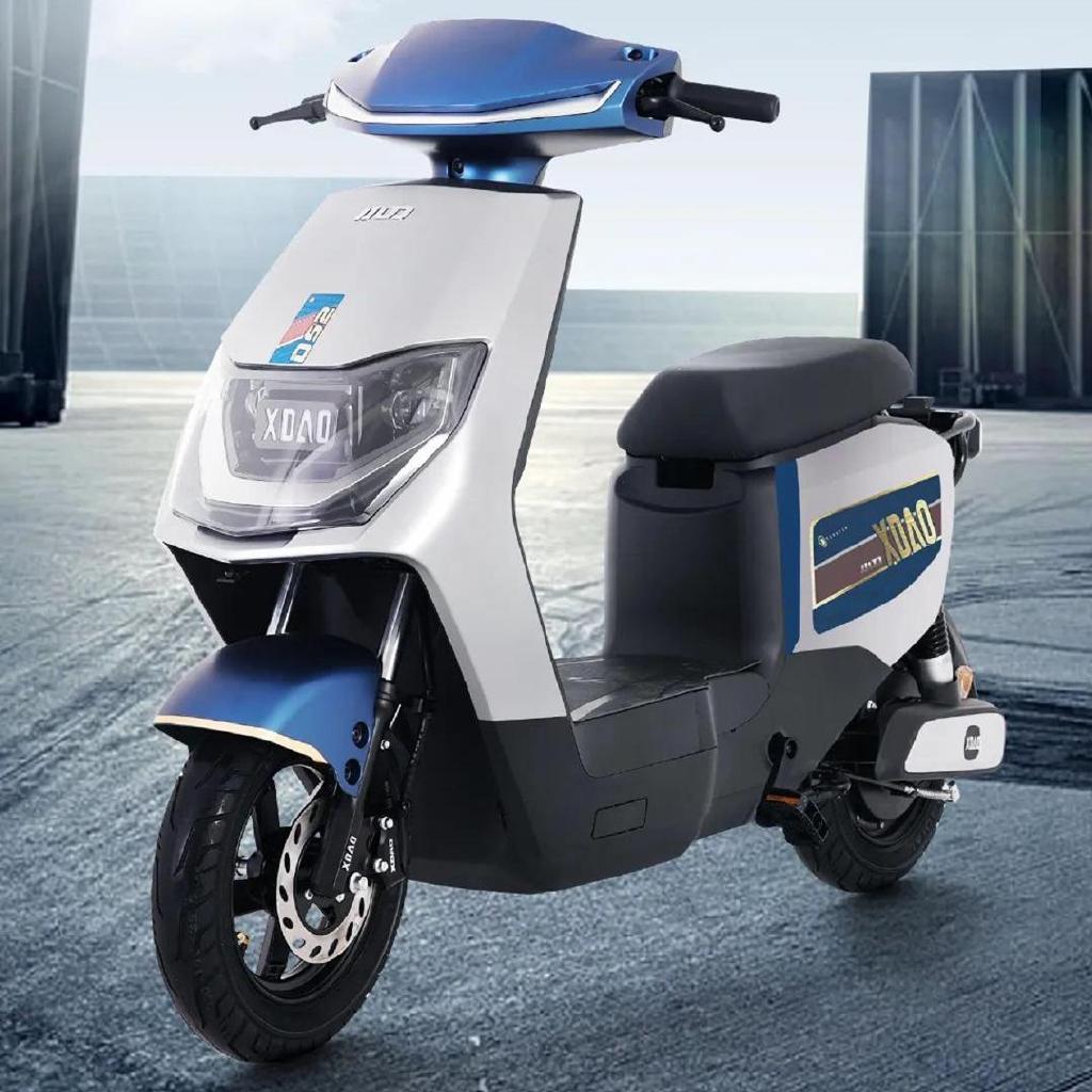 小刀推出新电动车ds2国风前碟版经典鹰式造型续航80公里