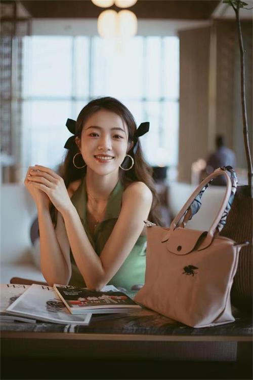 GT女神时代曹青青登上潮流大屏 与MISHIL共庆祖国华诞休闲区蓝鸢梦想 - Www.slyday.coM GT女神时代曹青青登上潮流大屏 与MISHIL共庆祖国华诞休闲区蓝鸢梦想 - Www.slyday.coM