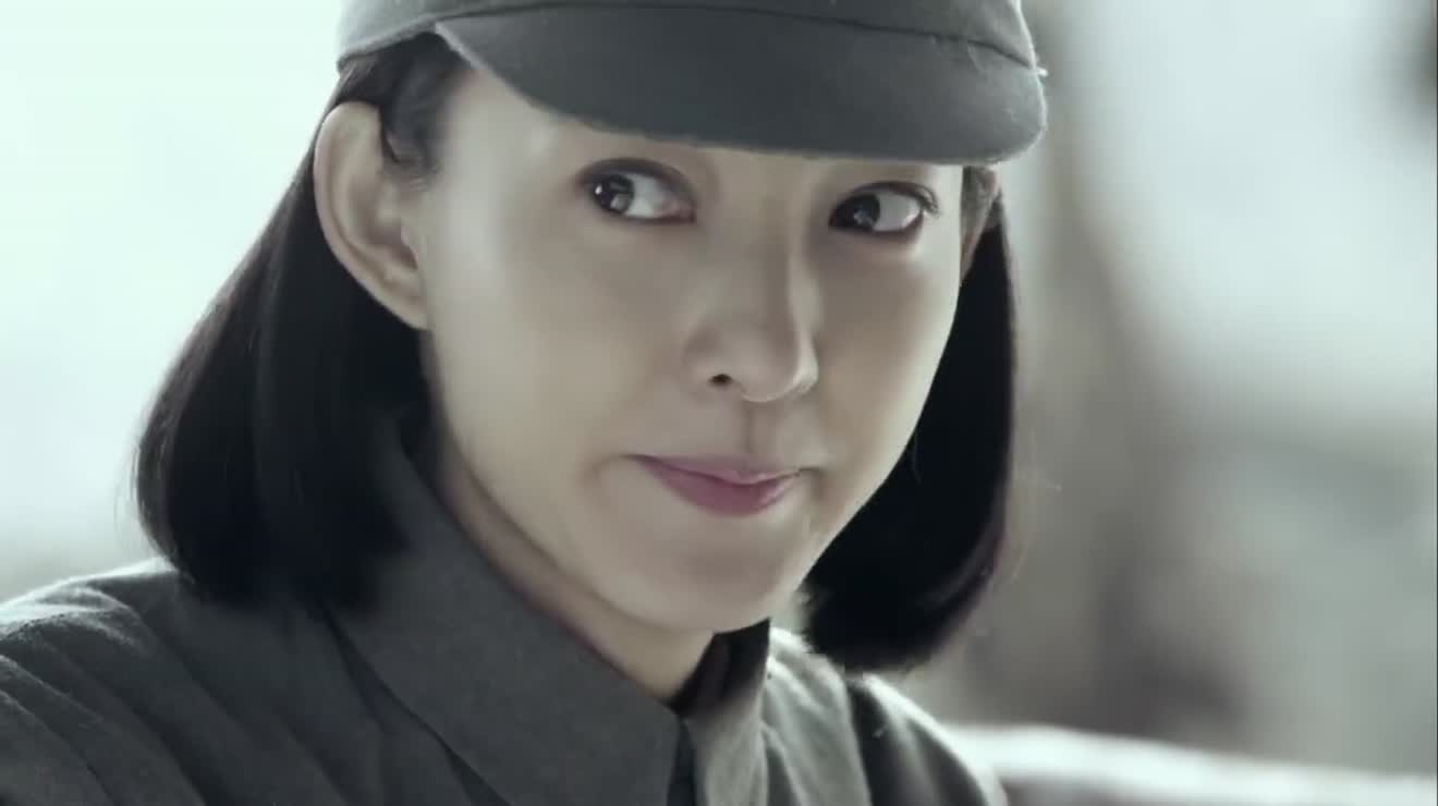 战神看着林燕留下的玉佩龙大谷伤心落泪