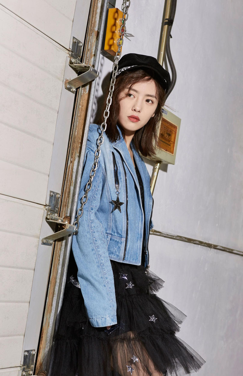 蔡文静时尚杂志写真大片