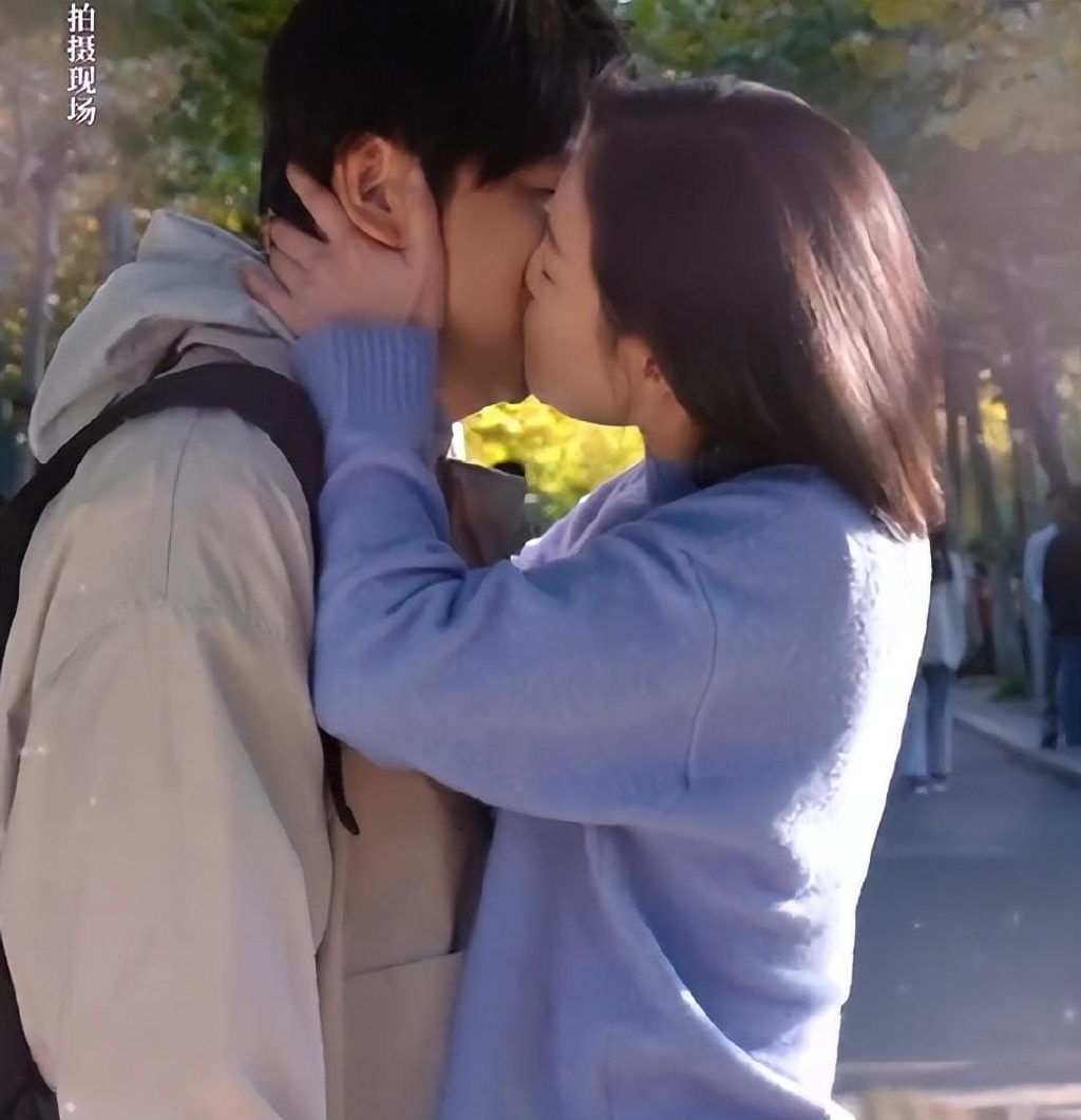 倪妮片中强吻雷佳音