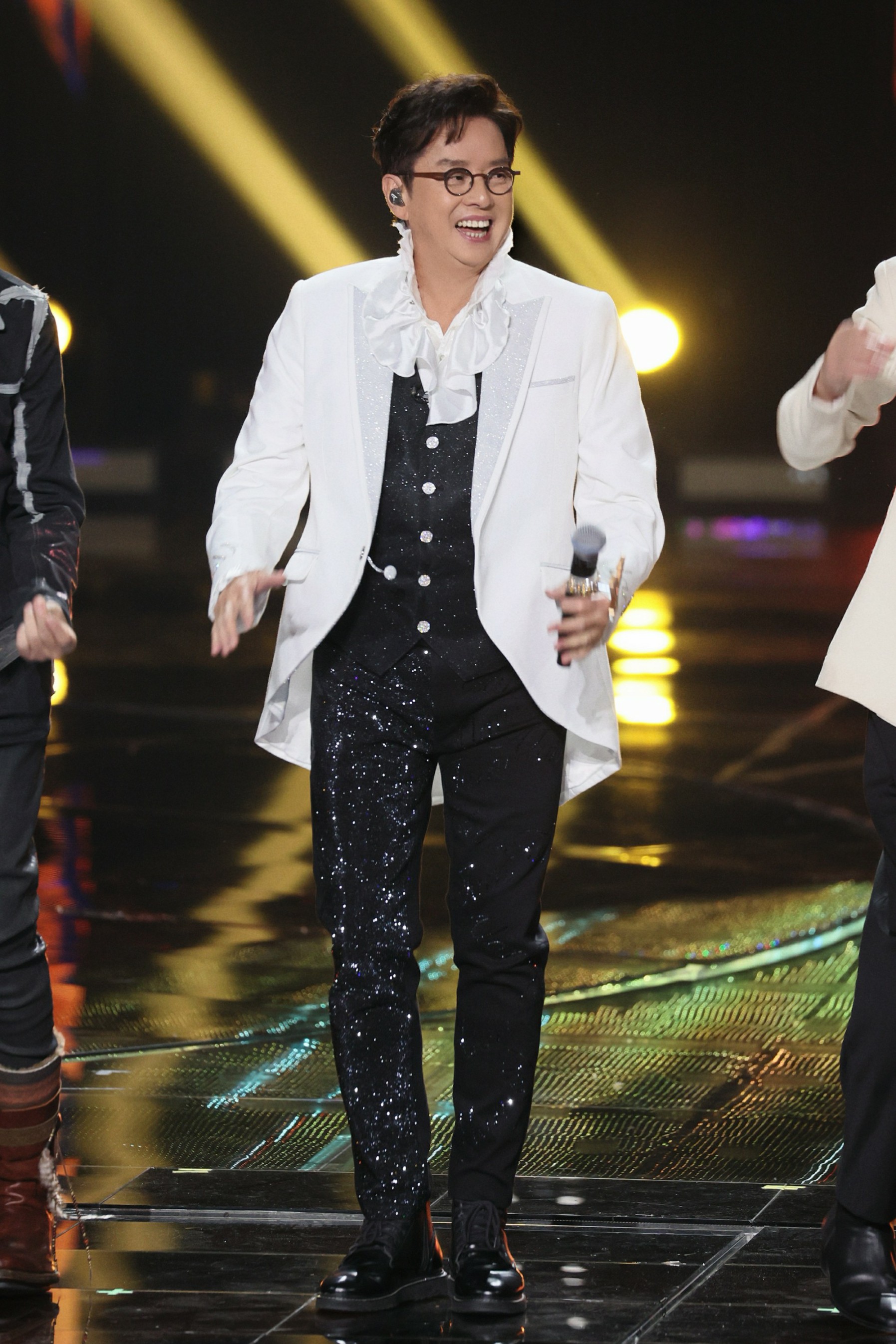 《中国梦之声我们的歌》谭咏麟g.e.m.邓紫棋回归王源触动全场