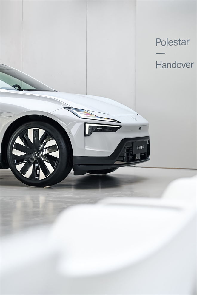 极星polestar4高颜值高性能的电动汽车新选择