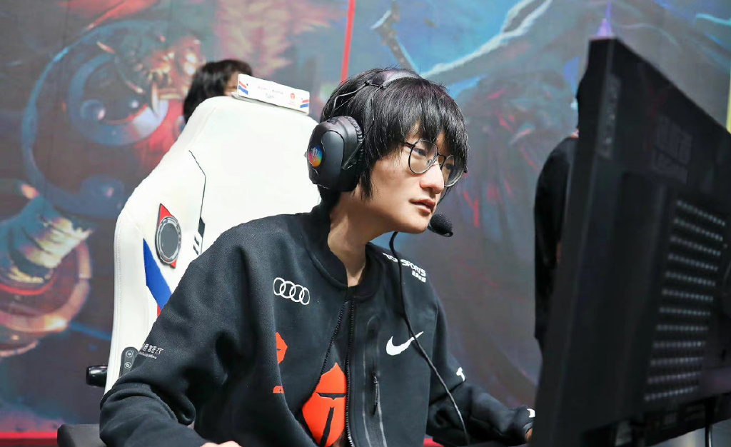 离谱!外媒评选S12最强选手Top20,RNG无一人上榜休闲区蓝鸢梦想 - Www.slyday.coM 离谱!外媒评选S12最强选手Top20,RNG无一人上榜休闲区蓝鸢梦想 - Www.slyday.coM