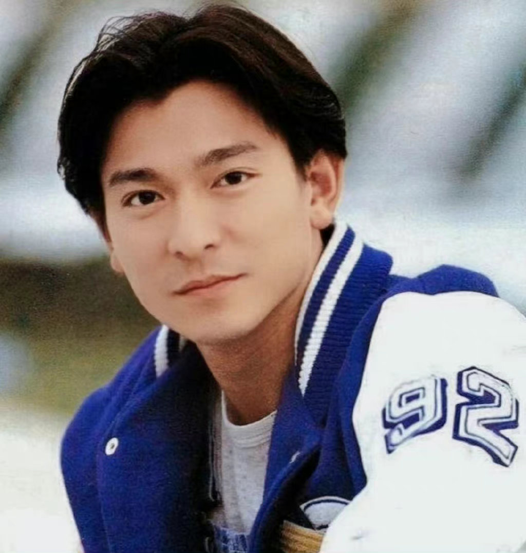 贾玲晒照祝刘德华生日快乐!希望华仔长大一岁更加健康快乐啊!__财经头条
