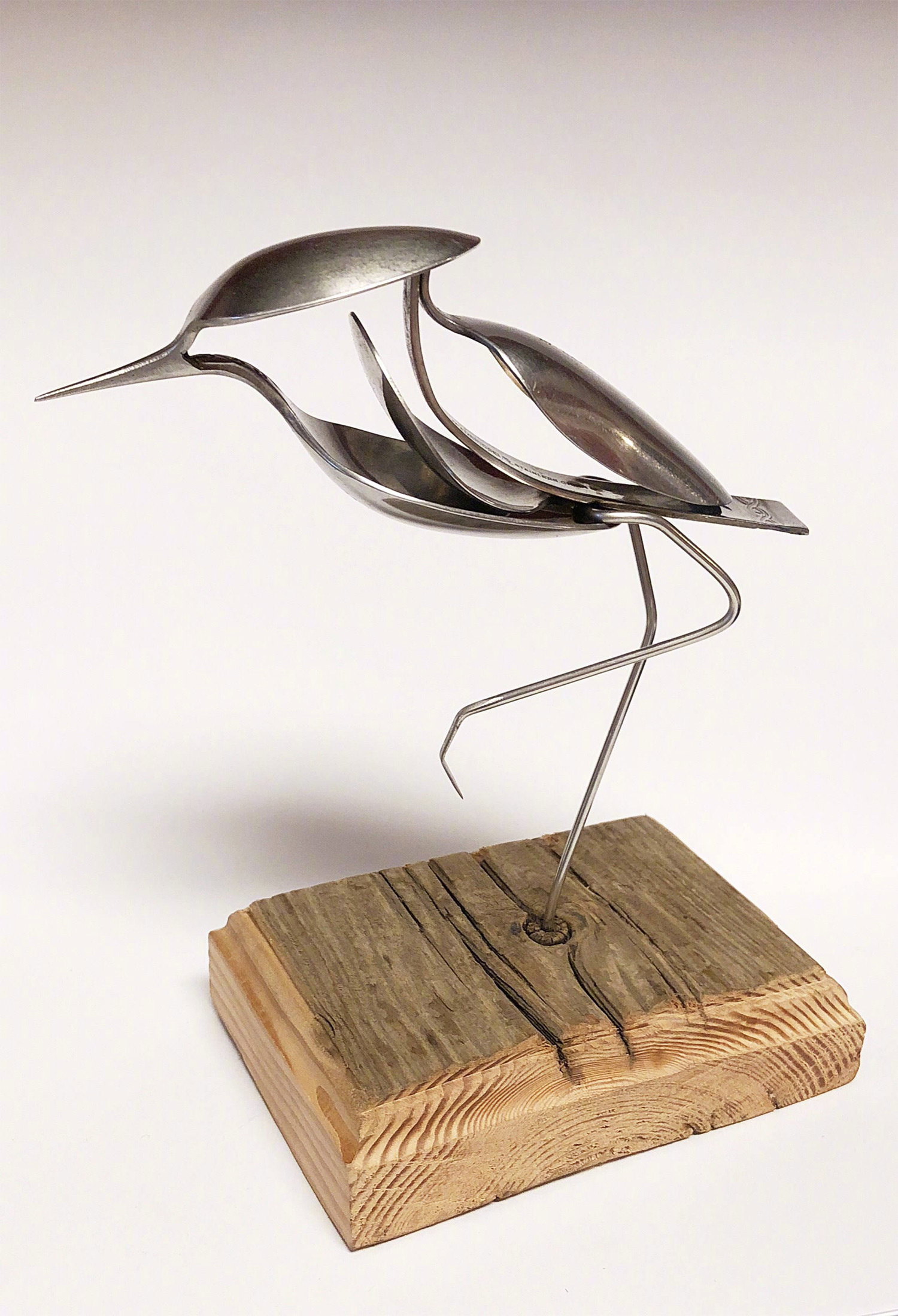 艺术家mattwilson的作品远看是金属工艺品