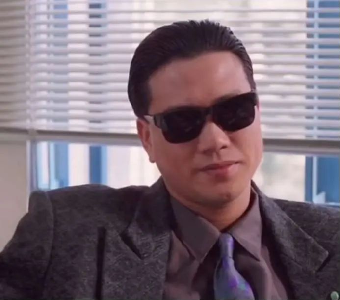 "大哥"万梓良高档餐厅就餐,头发稀少瘦不少,一道菜要3888元?