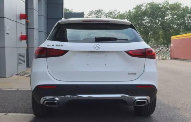 30万元购车预算想买BBA，究竟选择奔驰GLA还是奥迪Q3？