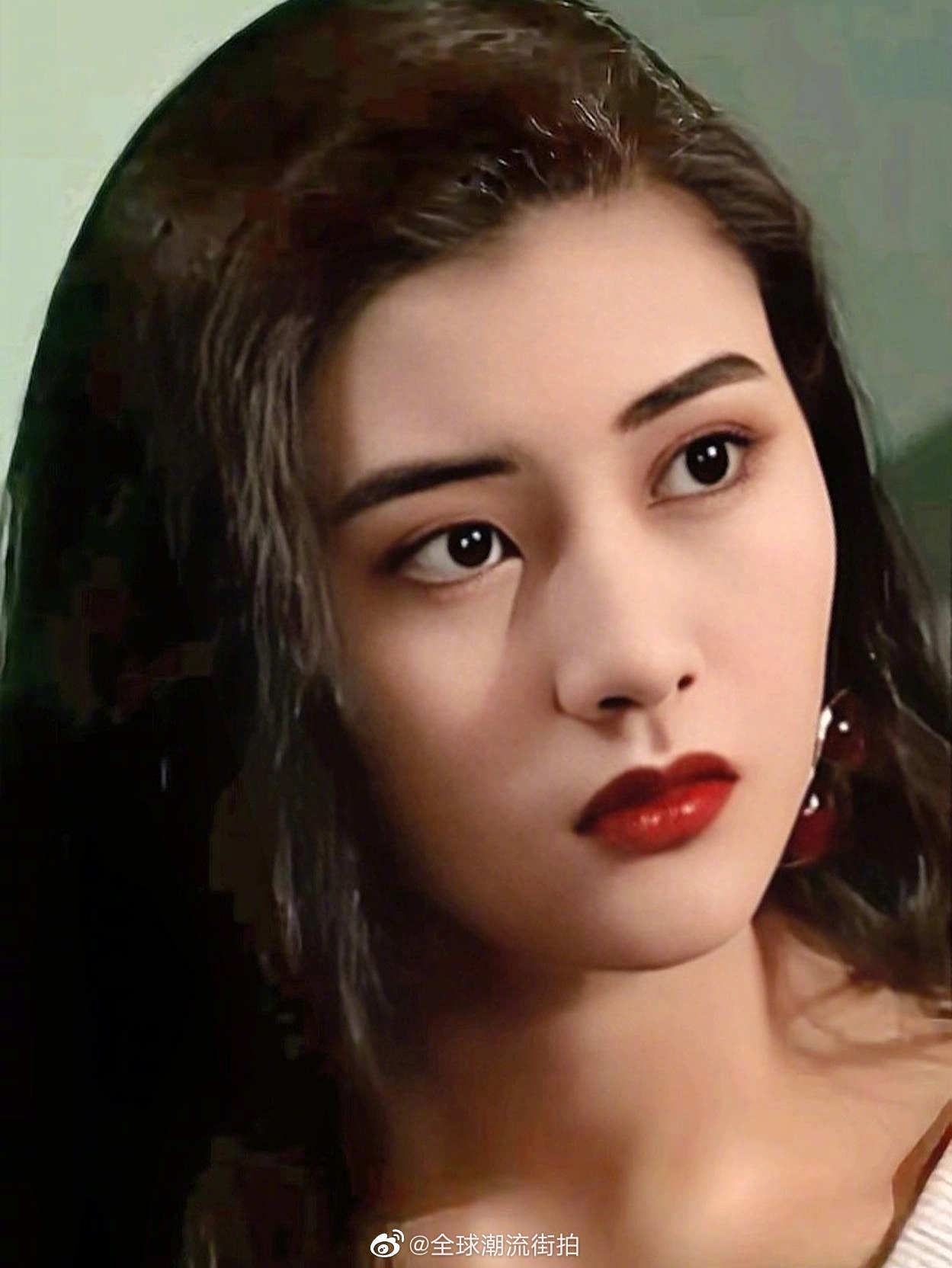 世上帅哥美女千千万,风情万种的浓颜和清冷素雅的淡颜系长相……