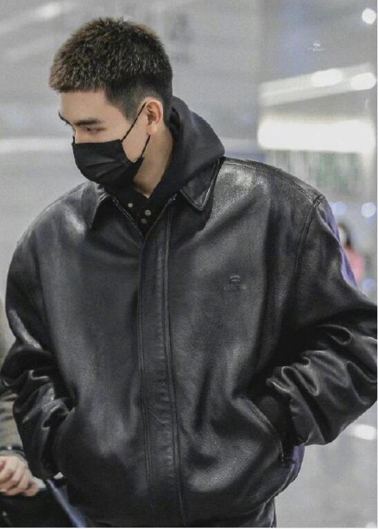 陈飞宇寸头太绝了五官还是很能打的帅哥就是要寸头