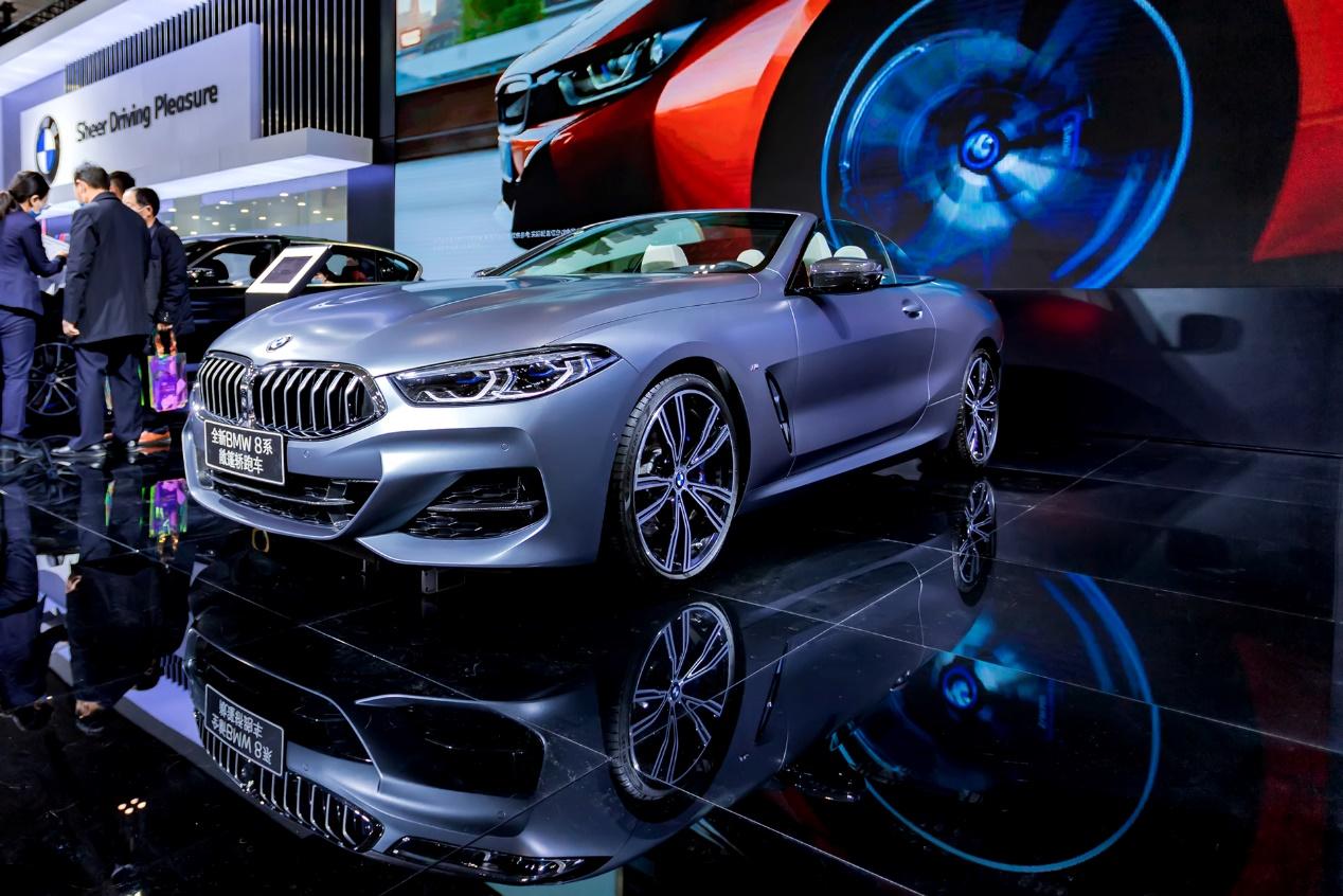 2020年昆明汽车展览会于12月10日在昆明滇池国际会展中心开幕,宝马携