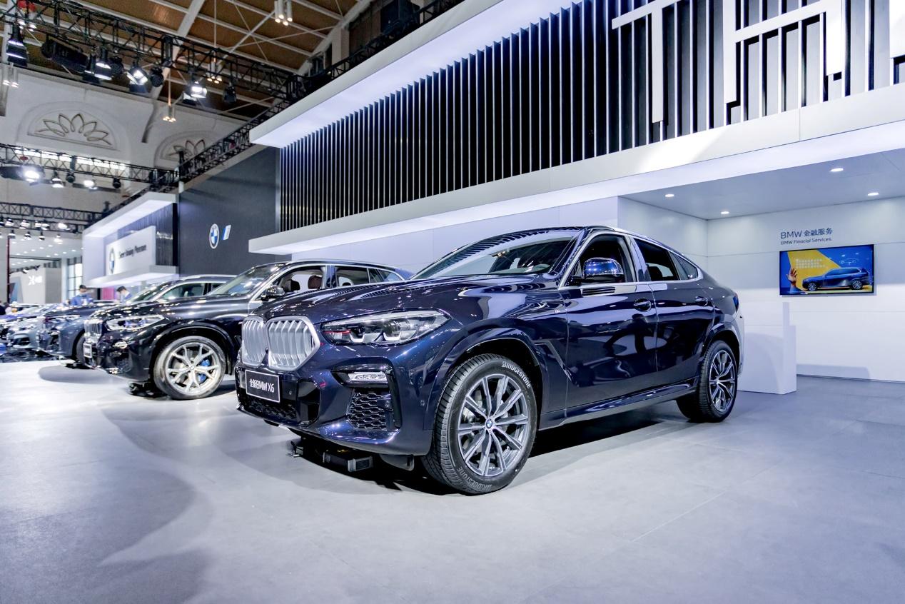 2020年昆明汽车展览会于12月10日在昆明滇池国际会展中心开幕,宝马携