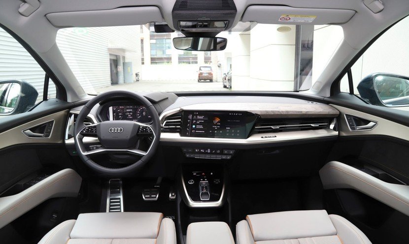 国产高端VS豪华新贵，阿维塔11对比奥迪Q5 e-tron，同价位下选谁