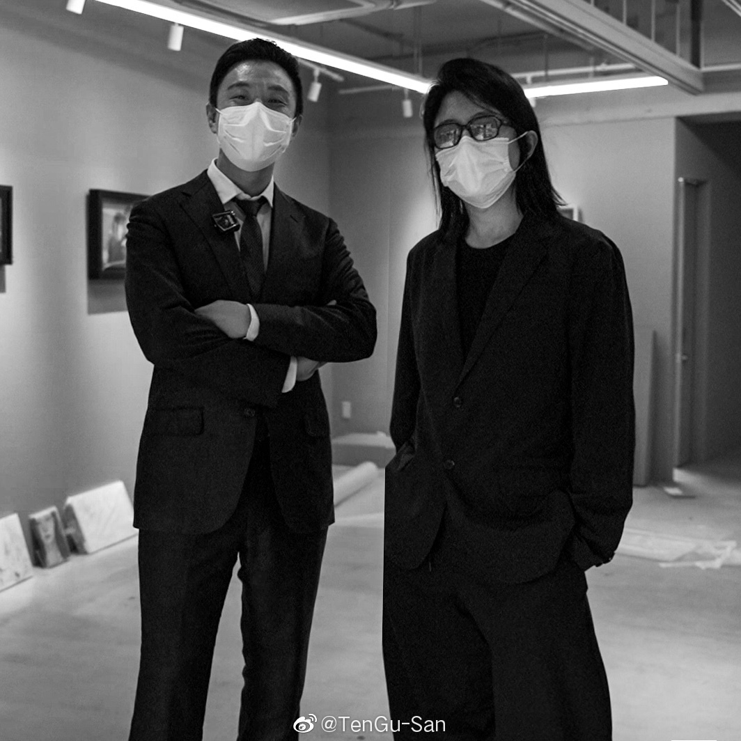 这位画廊主是日本第一个拥有画廊的中国人,他曾为金政基办过个展