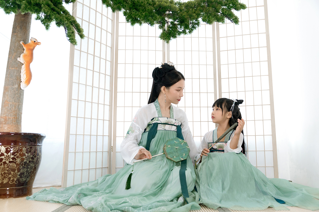 亲子汉服穿搭图片大全,亲子汉服穿搭图片大全女