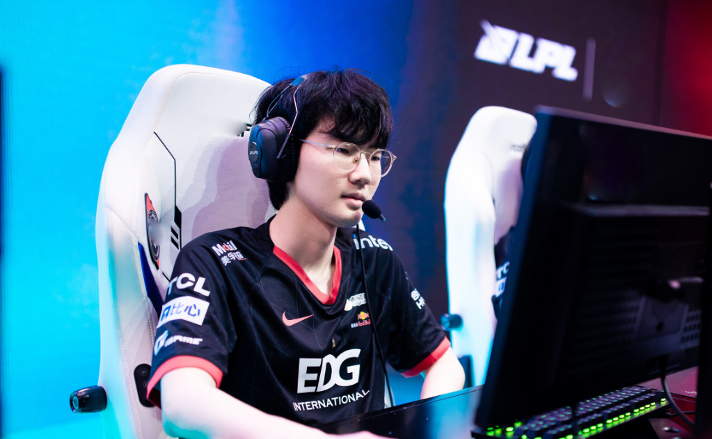 离谱!外媒评选S12最强选手Top20,RNG无一人上榜休闲区蓝鸢梦想 - Www.slyday.coM 离谱!外媒评选S12最强选手Top20,RNG无一人上榜休闲区蓝鸢梦想 - Www.slyday.coM