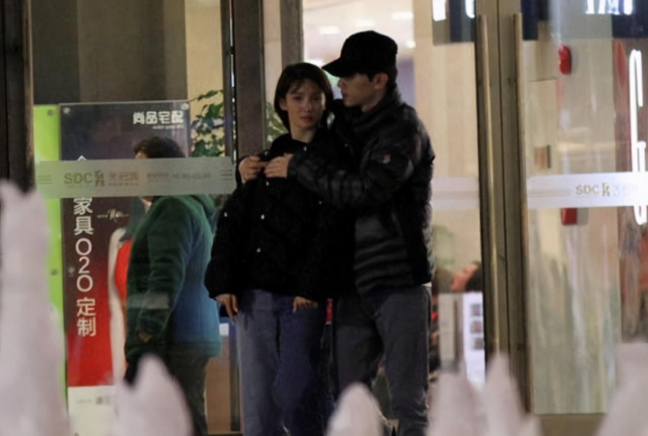 金晨对邓伦意难忘郑爽整容后遗症伊能静靠前任现任洗白