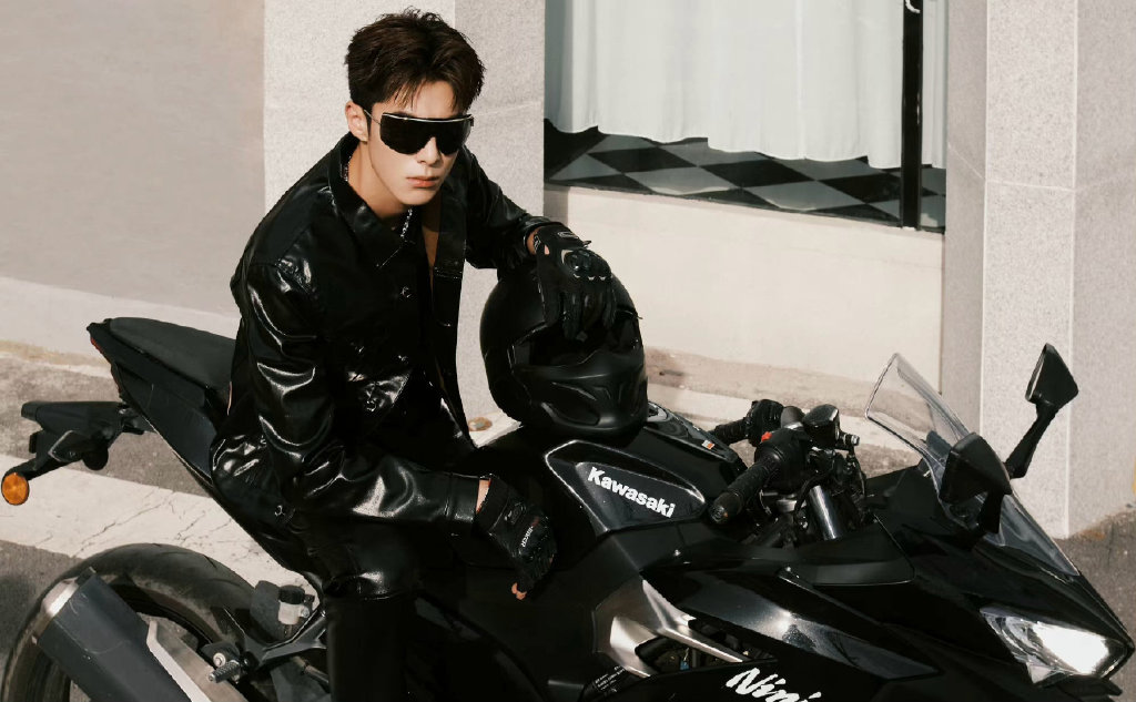 男明星的机车造型盘点挺帅啊小伙子们都