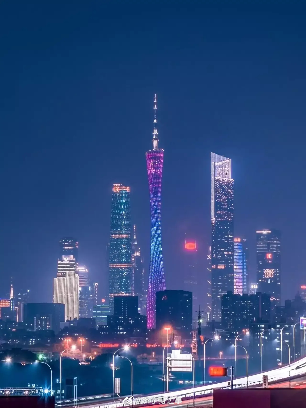 独特的现代化气息,不愧是亚洲第一都市,中国一线城市……