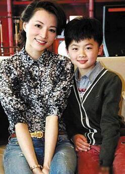 董卿回应美国生子:只是为了教育丨3个社会效应剖析"教育焦虑"