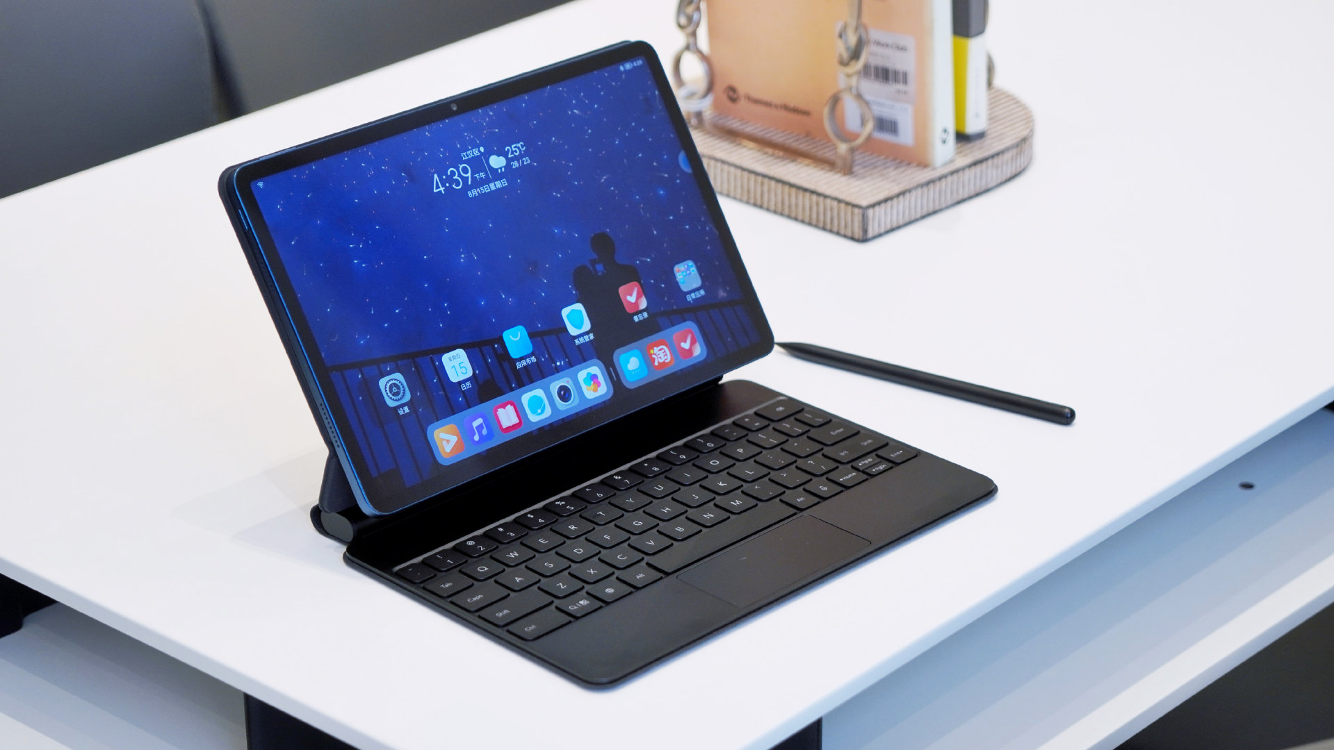 荣耀平板v7pro体验多屏协同办公效率翻倍出门何必还带电脑