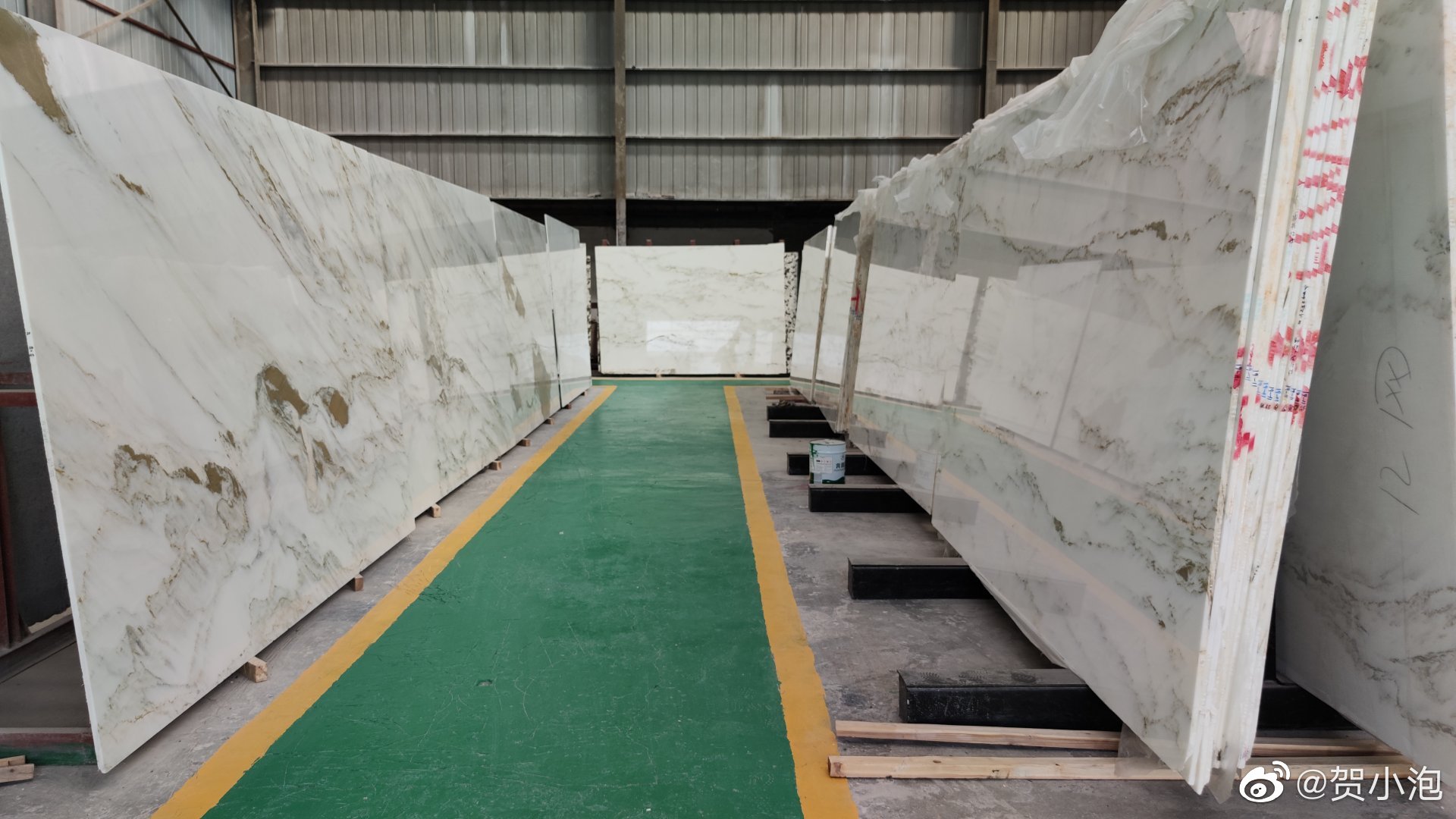 来车间选选影视墙石材,天然,人造都有,价格实惠,自家加工厂