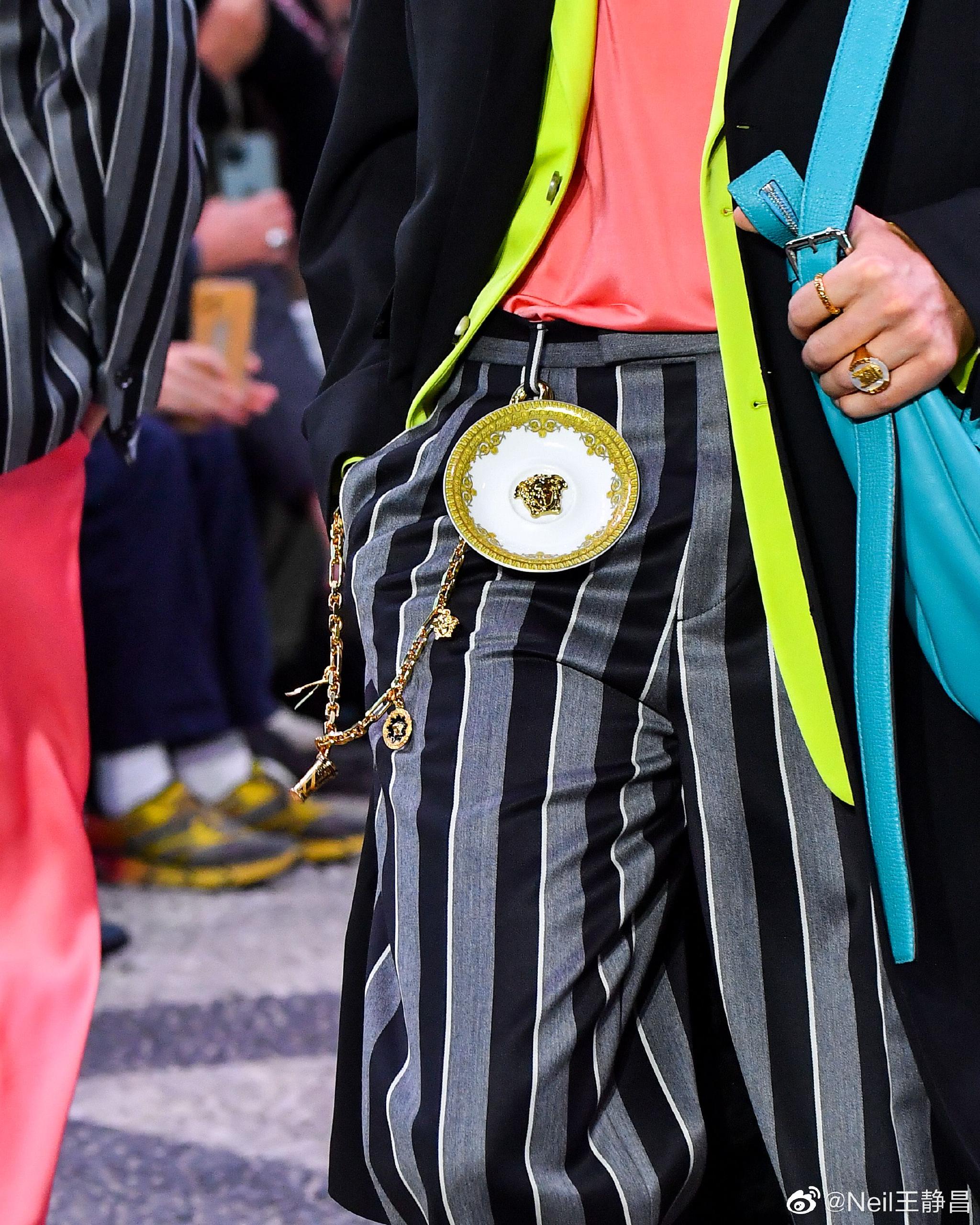 versace2023春夏高级时装发布图(versace2023春夏)