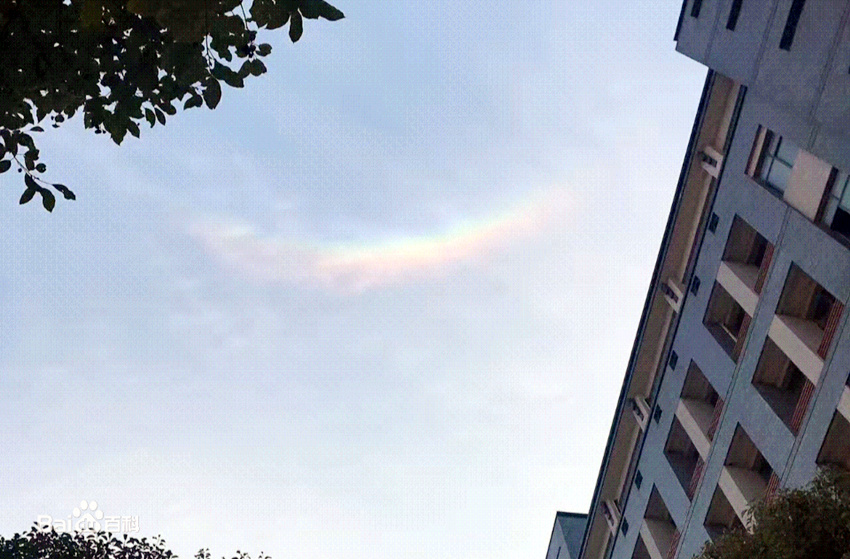 北京上空出现“环天顶弧”,网友纷纷称奇__财经头条