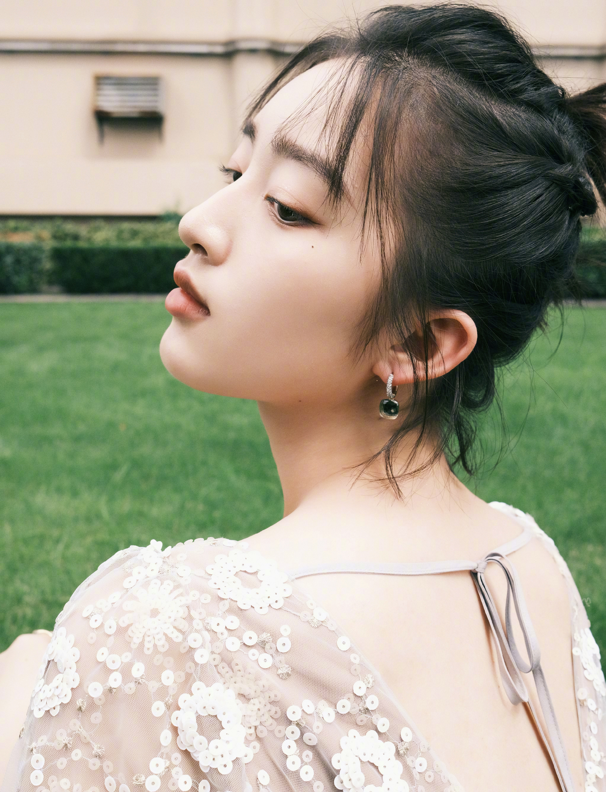 00后新生代演员邓恩熙__财经头条