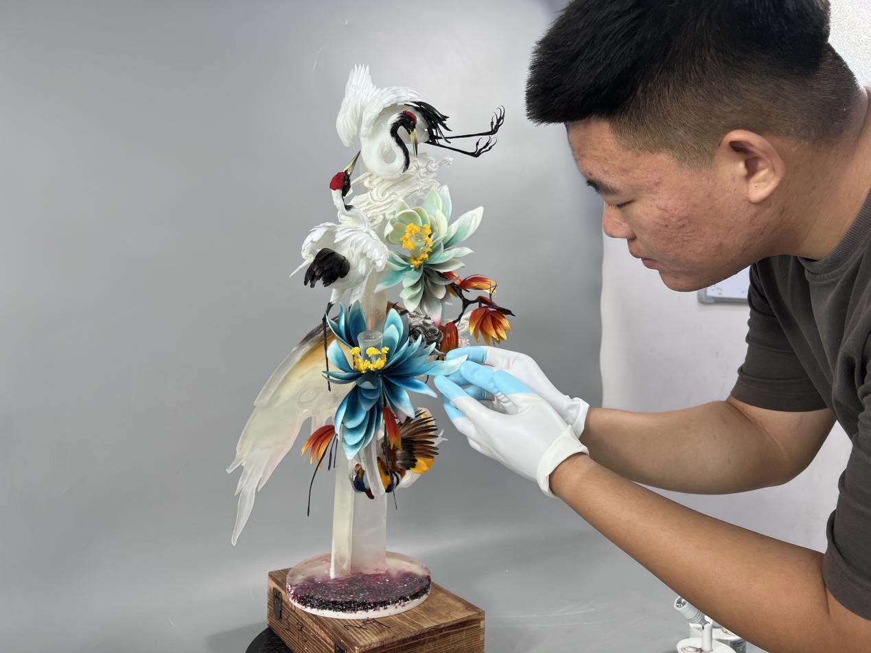 河北丰南00后糖艺达人巧手创造甜蜜未来