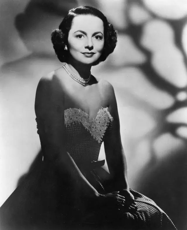 起诉华纳,和亲妹争风吃醋,活到举目无亲的她是好莱坞最后的芳华