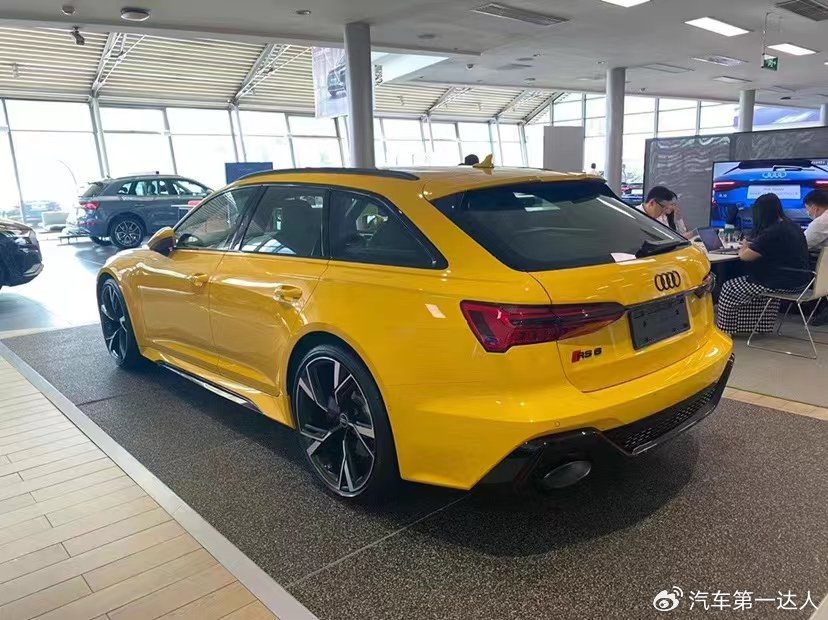 奥迪rs6维加斯黄定制版地表买菜车瓦罐