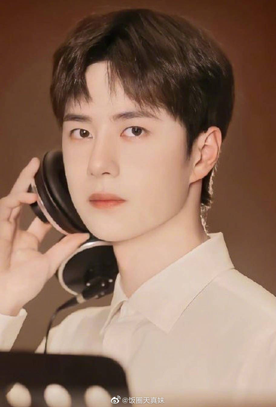 王一博出生一百天纪念照,有被小时候的啵啵可爱到……__财经头条