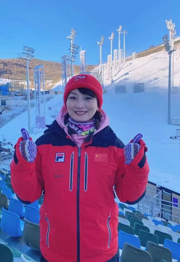 在大家眼中,她是飞翔在国际赛场上的"冰雪公主",是我国自由式滑雪空中