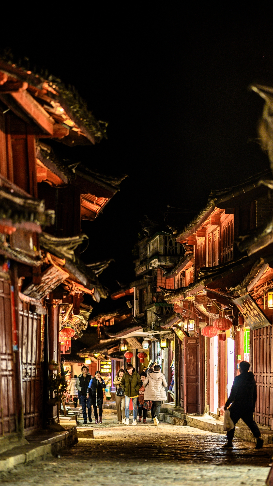云南丽江古城的夜梦回江南的悠然感