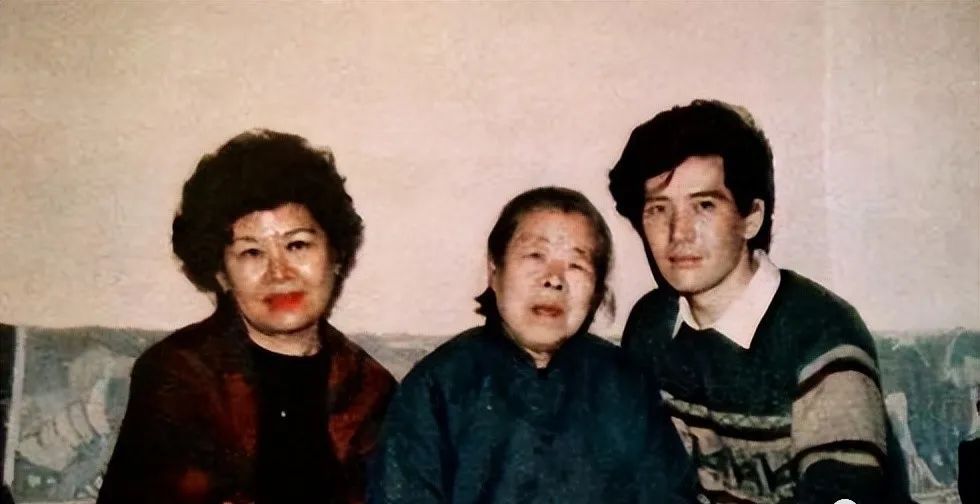 40年后,再看叶倩文和费翔,才明白也许分手才是他们最好的选择休闲区蓝鸢梦想 - Www.slyday.coM 40年后,再看叶倩文和费翔,才明白也许分手才是他们最好的选择休闲区蓝鸢梦想 - Www.slyday.coM