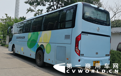 驰骋江南大地金旅雪豹客车有力保障皖南企业复工