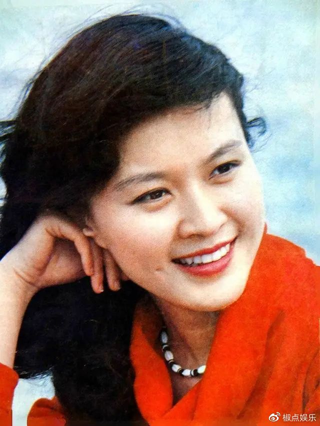 演员方舒：两婚两离，独自养大两个女儿，如今女儿成了她的骄傲__财经头条
