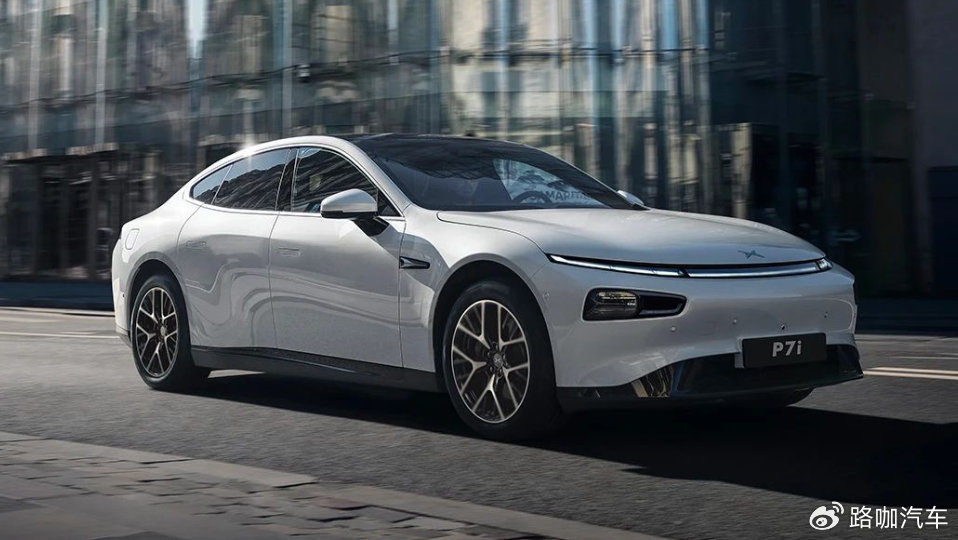 换小电池最高降3万,小鹏p7i新车性能不打折,25万内最值?-新浪汽车