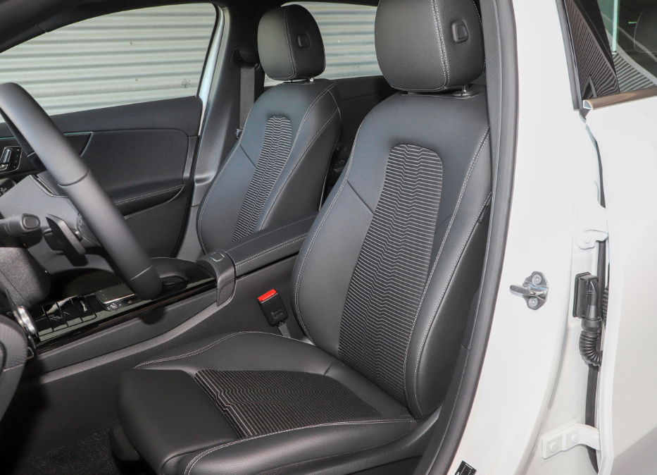 部分标配变选装，卖不动的进口奔驰A级持续“摆烂”？休闲区蓝鸢梦想 - Www.slyday.coM