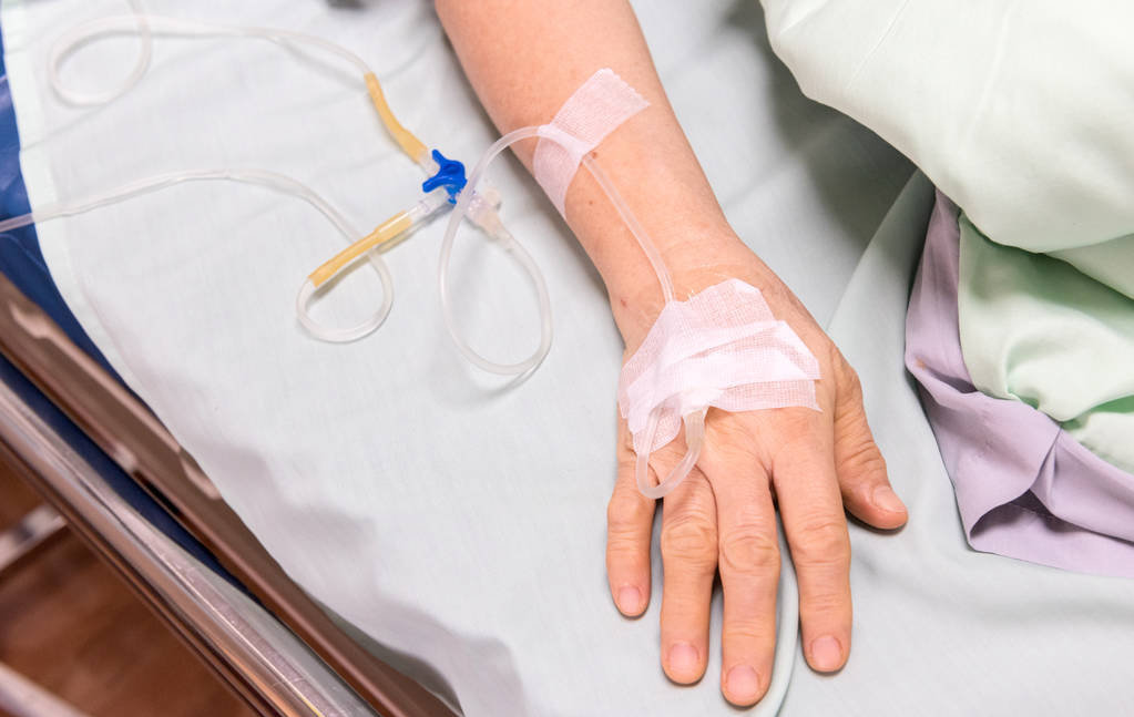 咯血10年再加重,2小时咳一茶杯,病人大喊救命,一根导丝立止血