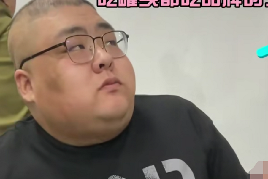 知名网红泡泡龙突然猝死年仅29岁体重曾胖到320斤