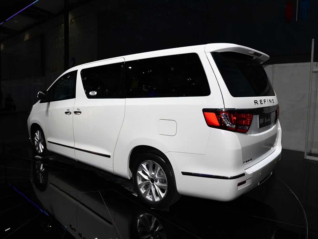 全新名字和logo 江淮瑞风l6 max正式上市