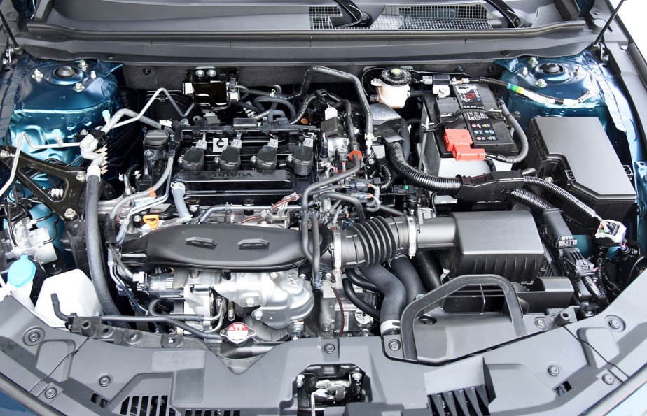 日系B级轿车争夺赛：2023款丰田凯美瑞对比本田雅阁