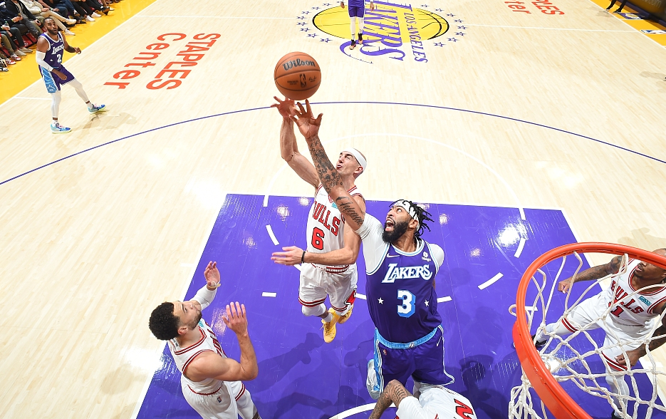 湖人完败公牛，戴维斯被驱逐，不怪威少和浓眉，沃格尔难辞其咎休闲区蓝鸢梦想 - Www.slyday.coM