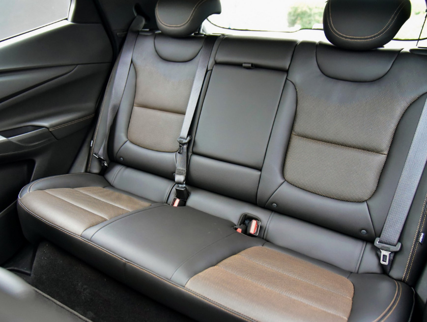 2022款别克微蓝7上市，起售17.98万元，车叔为何不推荐买？休闲区蓝鸢梦想 - Www.slyday.coM